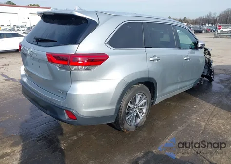 2018 Toyota Highlander Xle z USA, uszkodzony, nr VIN 5TDKZRFH7JS537429